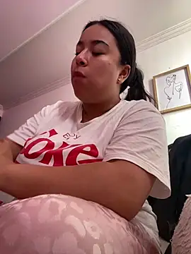 Zoey thompson online show from April 18, 2026, 4:09 pm