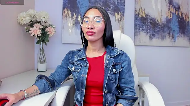 lucyy liiuu online show from December 5, 2025, 4:16 pm