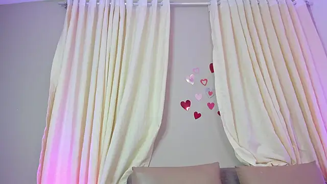 lucyy liiuu online show from October 12, 2025, 11:06 pm