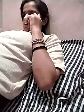 Sofia kuuu online show from September 20, 2025, 3:33 am