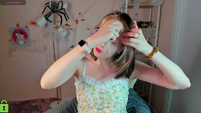 R0cket bunny online show from November 5, 2025, 1:09 am