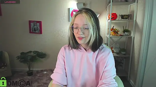 R0cket bunny online show from November 14, 2025, 1:09 am