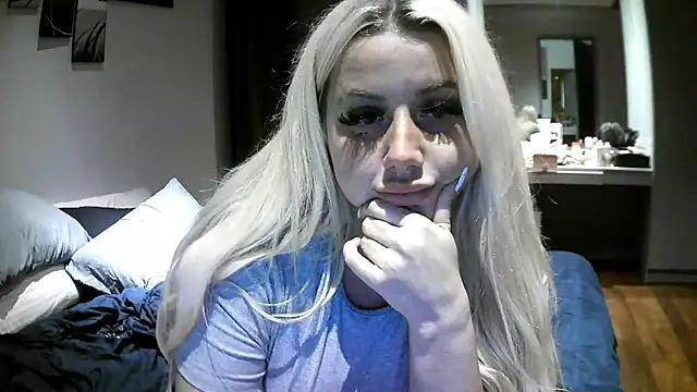 TiaDoll online show from October 10, 2025, 3:46 pm