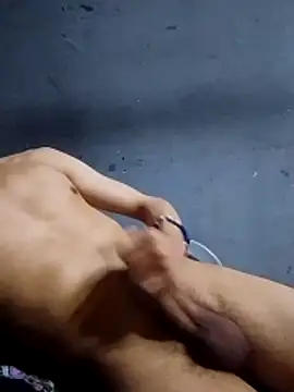 Snapshot of AnthonyDida chatting on April 8, 2026, 11:17 pm AnthonyDida online show from April 8, 2026, 11:17 pm