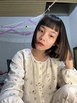 andymi1 online show from April 21, 2026, 1:42 am