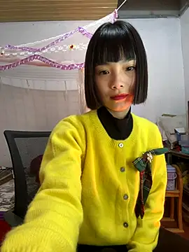 Snapshot of andymi1 chatting on November 28, 2025, 2:17 pm andymi1 online show from November 28, 2025, 2:17 pm