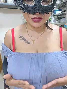 Snapshot of Queen_Nightt chatting on June 16, 2026, 3:50 am Queen Nightt online show from June 16, 2026, 3:50 am