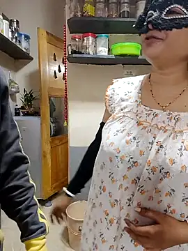 Queen Nightt online show from January 14, 2026, 3:32 am