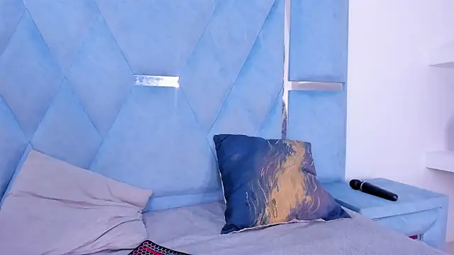 Snapshot of DaylesAndHarry chatting on October 5, 2025, 12:51 pm DaylesAndHarry online show from October 5, 2025, 12:51 pm