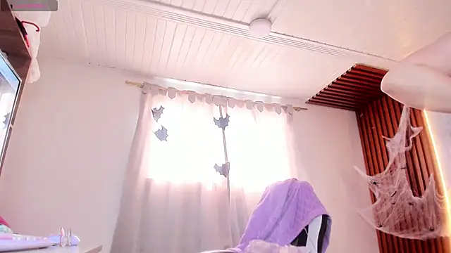 Snapshot of shasha_bloom chatting on November 1, 2025, 7:41 pm shasha bloom online show from November 1, 2025, 7:41 pm