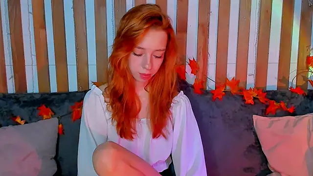 Snapshot of Lori_Williams chatting on November 19, 2025, 1:05 am Lori Williams online show from November 19, 2025, 1:05 am