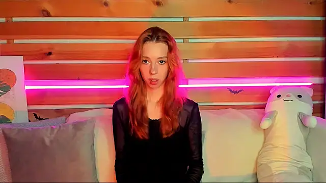 Snapshot of Lori_Williams chatting on December 3, 2025, 1:06 am Lori Williams online show from December 3, 2025, 1:06 am