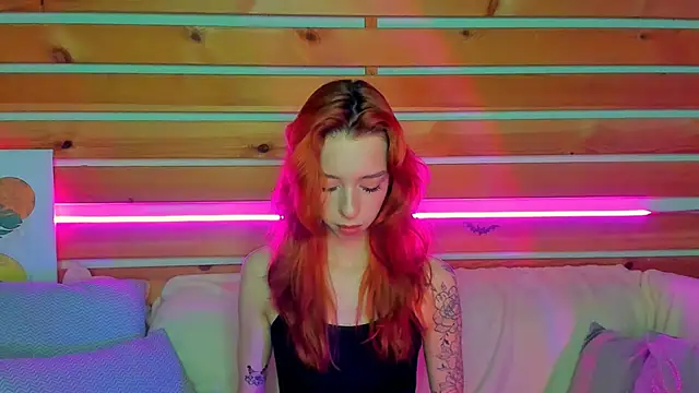 Snapshot of Lori_Williams chatting on December 17, 2025, 1:10 am Lori Williams online show from December 17, 2025, 1:10 am