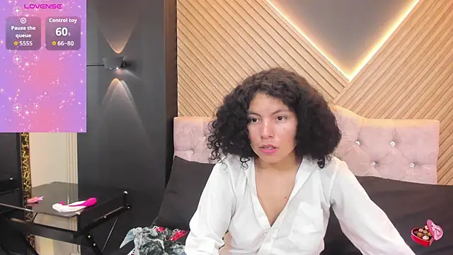 Snapshot of angelita_martins chatting on November 25, 2025, 8:09 pm angelita martins online show from November 25, 2025, 8:09 pm