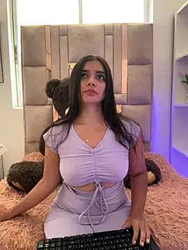 salomecute21 online show from September 12, 2025, 12:49 pm