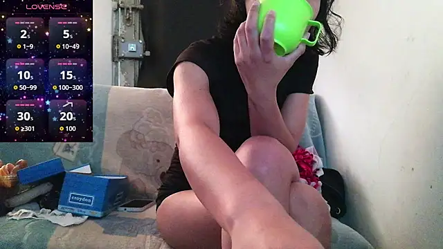 Natzu Choi online show from October 29, 2025, 7:57 pm