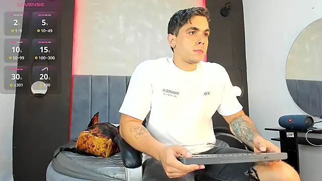 Snapshot of Liam_walk_ chatting on October 15, 2025, 7:22 pm Liam walk online show from October 15, 2025, 7:22 pm