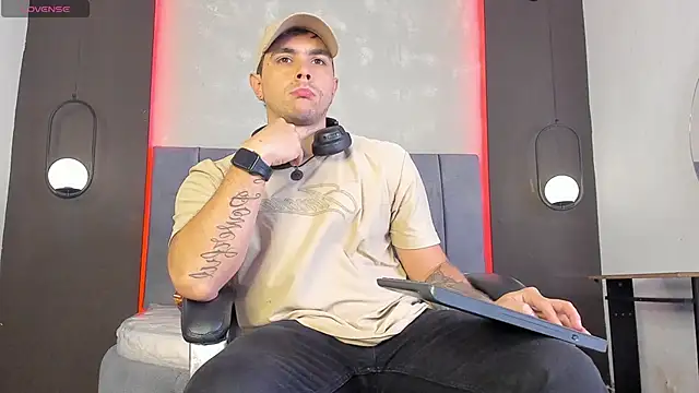 Liam walk  online show from February 10, 2026, 7:02 pm