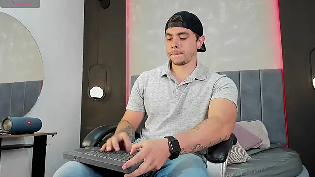 Snapshot of Liam_walk_ chatting on September 26, 2025, 8:05 pm Liam walk online show from September 26, 2025, 8:05 pm