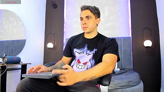 Snapshot of Liam_walk_ chatting on October 14, 2025, 11:47 pm Liam walk online show from October 14, 2025, 11:47 pm