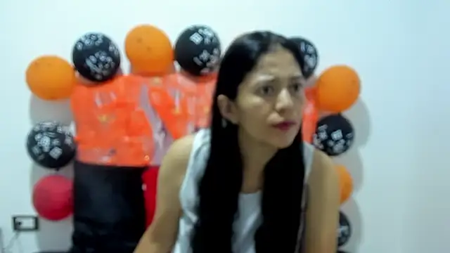 Snapshot of ivy_moon05 chatting on November 3, 2025, 1:04 pm ivy moon05 online show from November 3, 2025, 1:04 pm