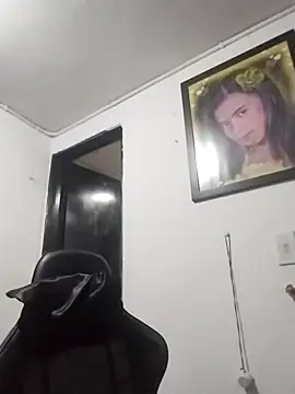 Snapshot of Pamelamiler__ chatting on November 13, 2025, 10:19 am Pamelamiler online show from November 13, 2025, 10:19 am