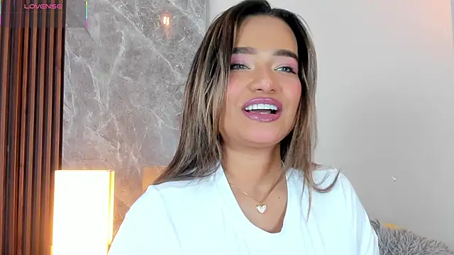 Snapshot of Emma_hunter_ chatting on October 25, 2025, 4:00 am Emma hunter online show from October 25, 2025, 4:00 am