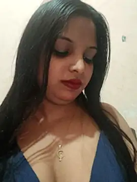 Snapshot of Maahhii_2 chatting on December 15, 2025, 7:20 pm Maahhii 2 online show from December 15, 2025, 7:20 pm