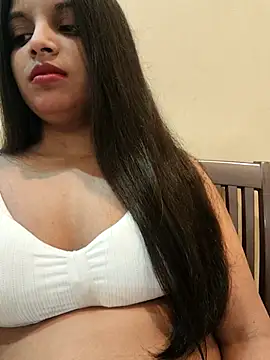 Snapshot of Maahhii_2 chatting on November 22, 2025, 8:18 pm Maahhii 2 online show from November 22, 2025, 8:18 pm