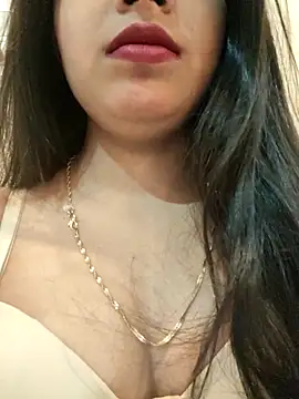 Snapshot of Maahhii_2 chatting on November 4, 2025, 6:44 pm Maahhii 2 online show from November 4, 2025, 6:44 pm