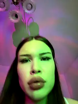 misssurprizisss online show from November 6, 2025, 1:04 pm