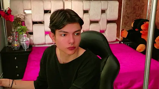 Snapshot of alandelrey57 chatting on February 12, 2026, 2:39 pm alandelrey57 online show from February 12, 2026, 2:39 pm