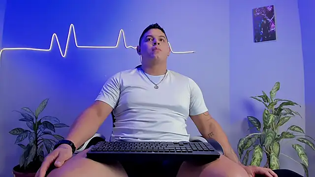 Snapshot of Maximus_Steel chatting on November 2, 2025, 3:39 pm Maximus Steel online show from November 2, 2025, 3:39 pm