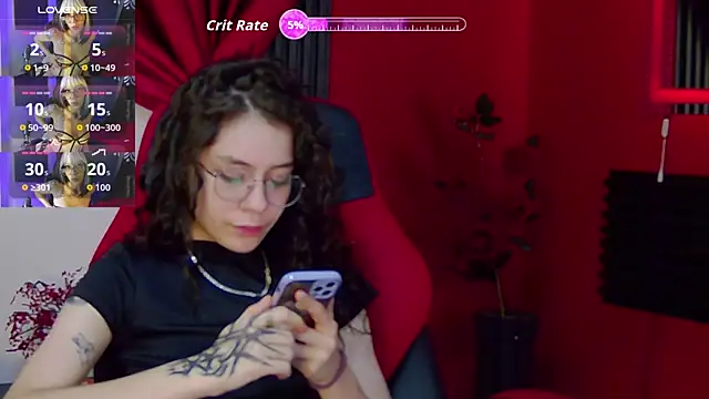 RavennMoonn online show from October 4, 2025, 9:05 pm