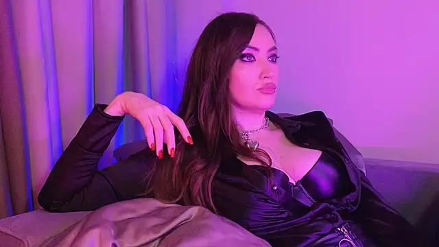 Snapshot of AliceJameson chatting on November 28, 2025, 9:04 pm AliceJameson online show from November 28, 2025, 9:04 pm