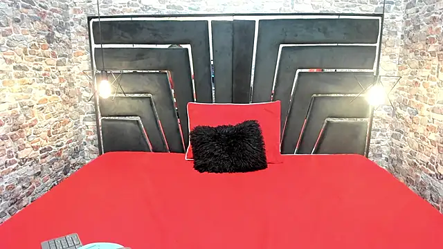 Snapshot of ALYANNA_HOT_ chatting on October 31, 2025, 12:24 pm ALYANNA HOT online show from October 31, 2025, 12:24 pm