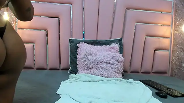 Snapshot of ALYANNA_HOT_ chatting on February 12, 2026, 11:32 am ALYANNA HOT online show from February 12, 2026, 11:32 am