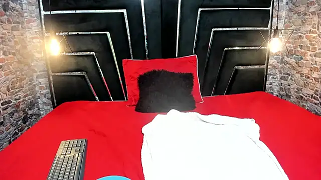 Snapshot of ALYANNA_HOT_ chatting on October 16, 2025, 12:24 pm ALYANNA HOT online show from October 16, 2025, 12:24 pm