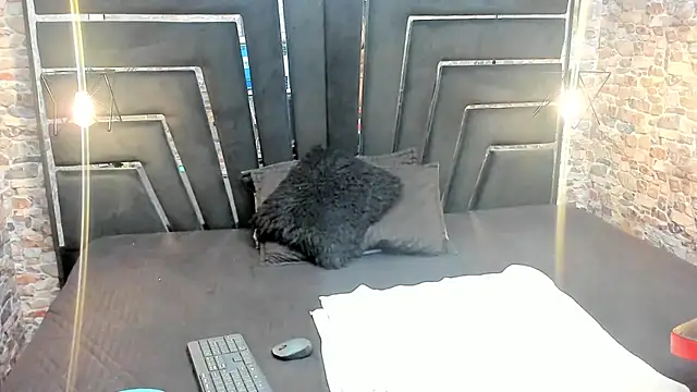 Snapshot of ALYANNA_HOT_ chatting on November 23, 2025, 12:48 pm ALYANNA HOT online show from November 23, 2025, 12:48 pm