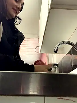 Snapshot of kataleya_29 chatting on November 15, 2025, 2:43 pm kataleya 29 online show from November 15, 2025, 2:43 pm