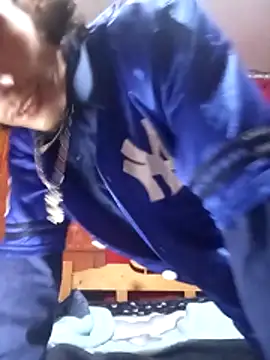 alexandercruz online show from December 18, 2025, 6:51 am