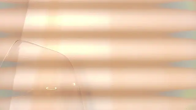 zarah andrew   online show from December 3, 2025, 1:43 pm