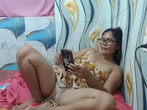 Snapshot of Juicy_69xx chatting on July 19, 2026, 10:34 am Juicy 69xx online show from July 19, 2026, 10:34 am