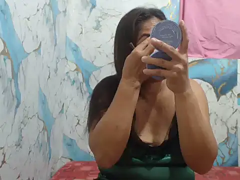 Snapshot of Juicy_69xx chatting on June 15, 2026, 12:38 pm Juicy 69xx online show from June 15, 2026, 12:38 pm