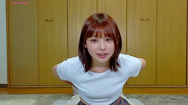 Snapshot of rikachan_perfect chatting on April 19, 2026, 3:46 pm rikachan perfect online show from April 19, 2026, 3:46 pm