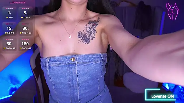 EliseVelour online show from March 17, 2026, 1:36 pm