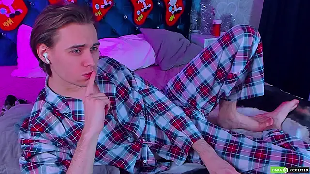 WilliamDyson online show from January 17, 2026, 3:54 am