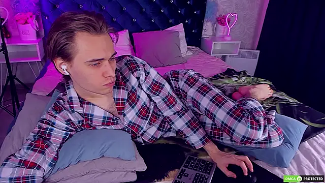 Snapshot of WilliamDyson chatting on December 4, 2025, 3:49 am WilliamDyson online show from December 4, 2025, 3:49 am