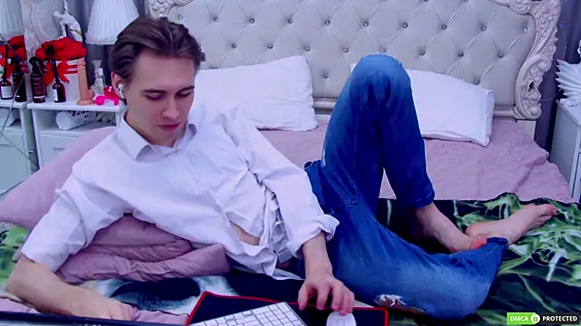 Snapshot of WilliamDyson chatting on November 1, 2025, 3:13 am WilliamDyson online show from November 1, 2025, 3:13 am