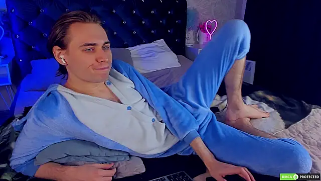 Snapshot of WilliamDyson chatting on December 1, 2025, 3:51 am WilliamDyson online show from December 1, 2025, 3:51 am